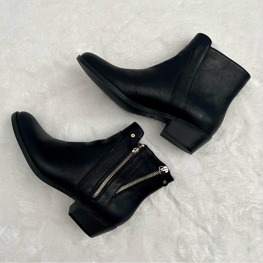BRAND NEW Soft Comfort Heartbreaker Ankle Boots